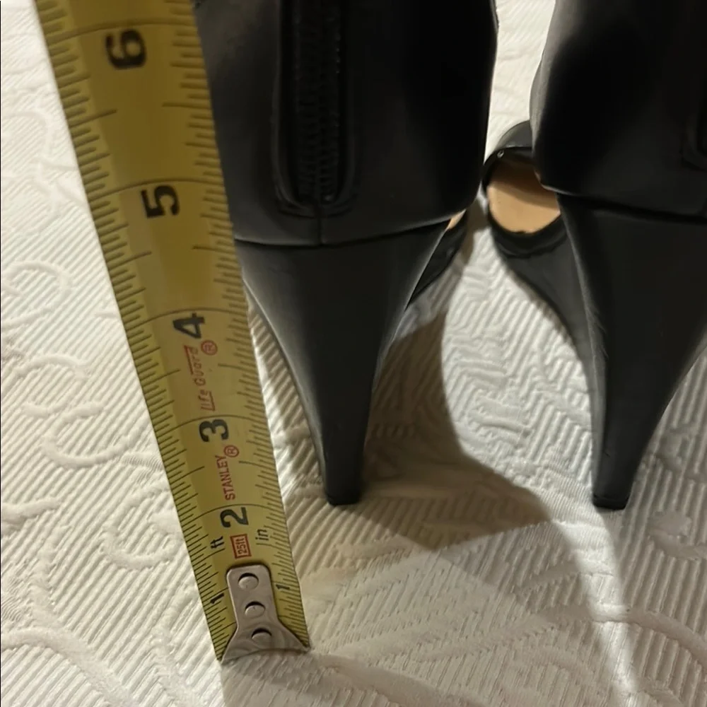 JustFab Black Elegant Wedge Heels with Ankle Strap. Size 8.5